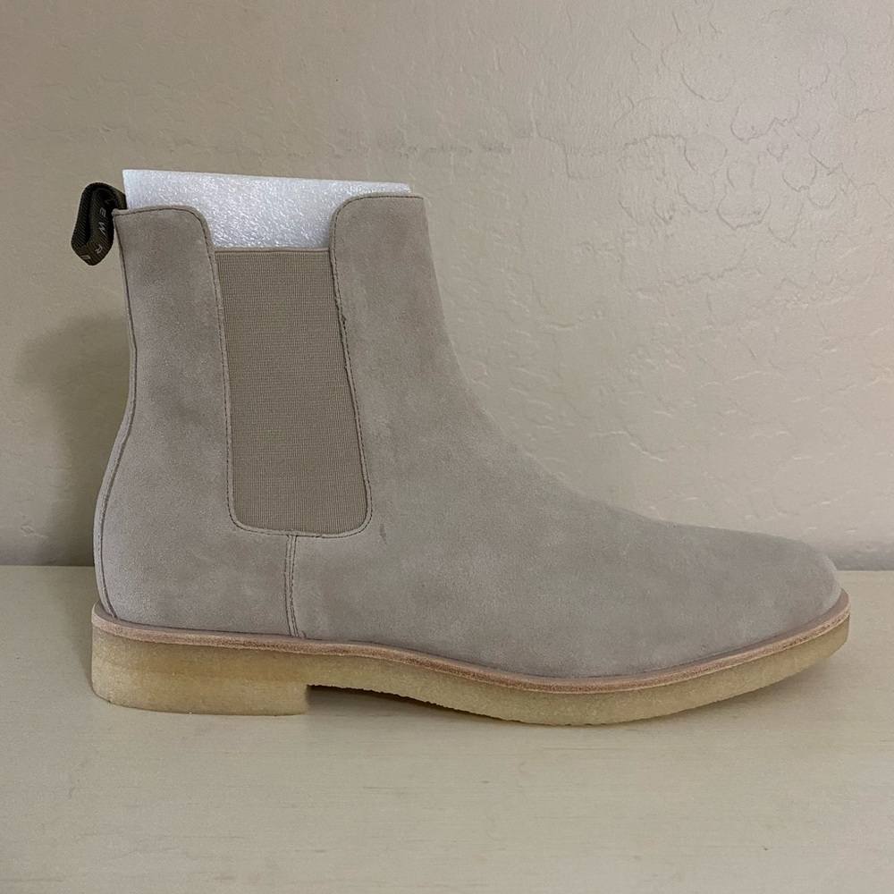 BRAND NEW New Republic Sonoma Suede Chelsea Boots size 9.5 - beige